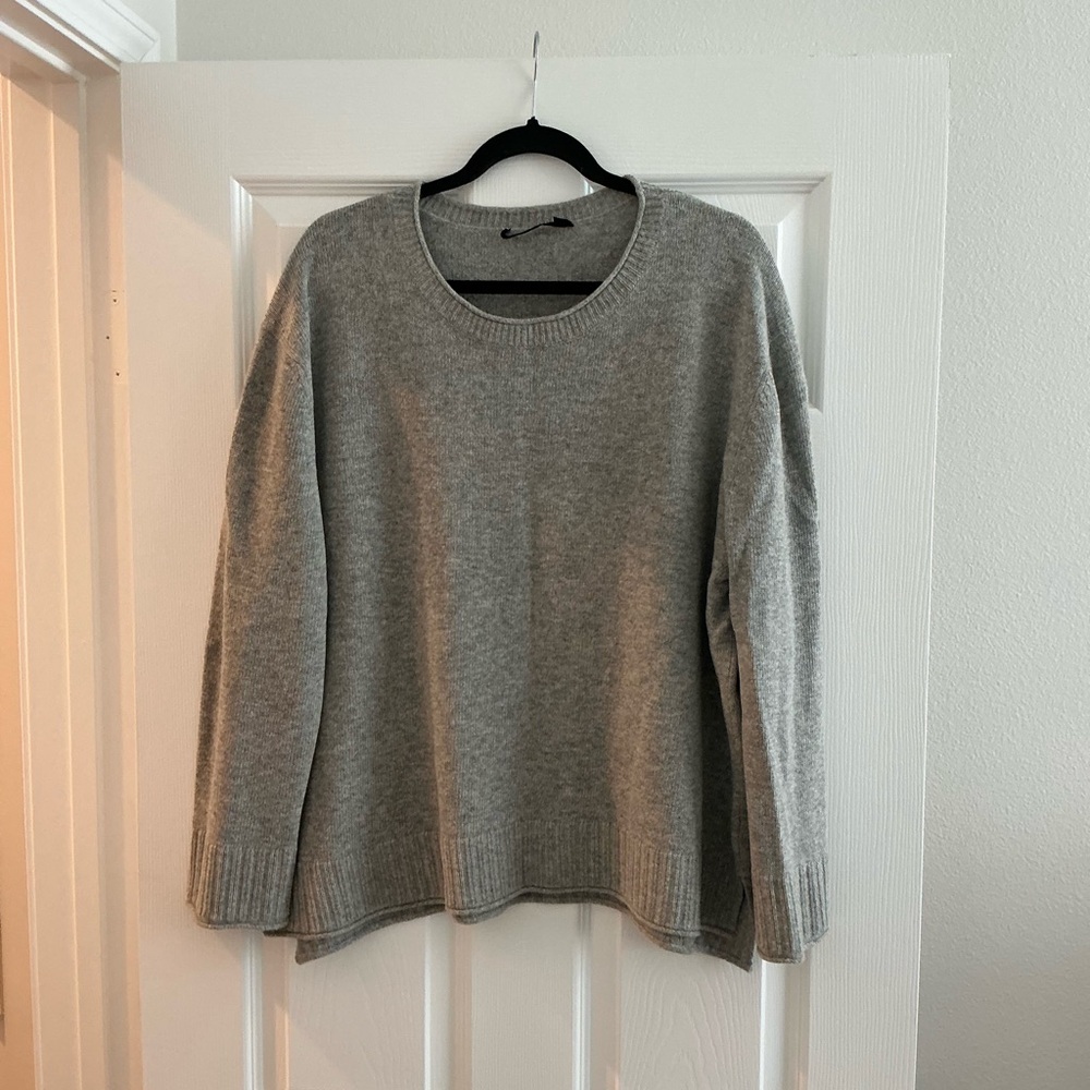 Jenni Kayne Women's Gray Sweater